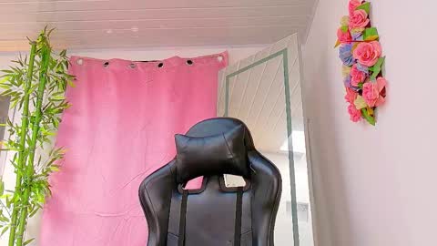 Snapshot of scarletjonesx chatting on February 5, 1:05 pm Denis online show from February 5, 1:05 pm