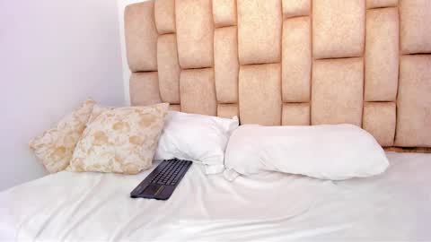 Snapshot of scarletmonroee_ chatting on March 10, 1:05 pm Scarlett online show from March 10, 1:05 pm