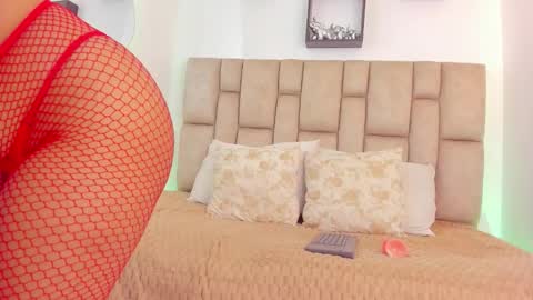 Snapshot of scarletmonroee_ chatting on March 27, 11:43 am Scarlett online show from March 27, 11:43 am