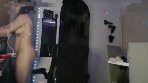 Snapshot of scarletmoons chatting on March 11, 7:25 am scarletmoons online show from March 11, 7:25 am