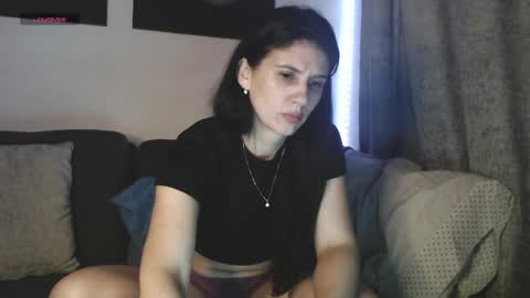 Snapshot of scarletmoons chatting on April 1, 11:46 pm scarletmoons online show from April 1, 11:46 pm