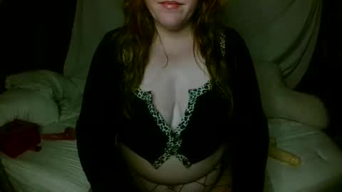 Snapshot of scarletsiren1996 chatting on March 23, 1:42 am BabyEmber online show from March 23, 1:42 am
