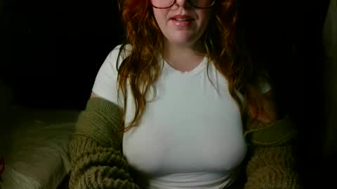 Snapshot of scarletsiren1996 chatting on March 28, 1:49 am BabyEmber online show from March 28, 1:49 am