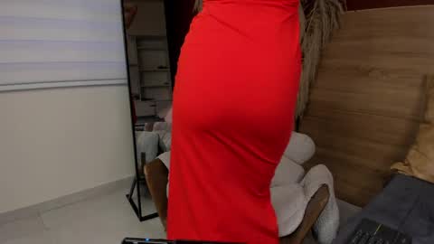 Snapshot of scarlett25__ chatting on April 14, 8:15 pm Scarlett online show from April 14, 8:15 pm