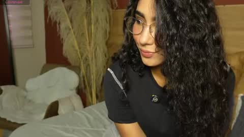 Snapshot of scarlett25__ chatting on May 13, 8:16 pm Scarlett online show from May 13, 8:16 pm