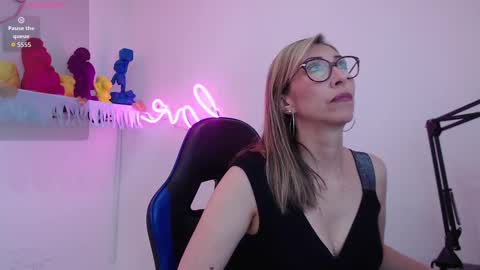 Scarlett online show from November 8, 11:54 am