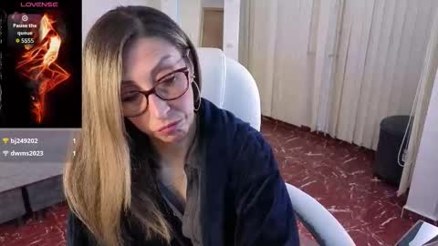 Snapshot of scarlett_079 chatting on March 16, 11:47 am Scarlett online show from March 16, 11:47 am
