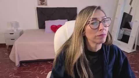 Snapshot of scarlett_079 chatting on March 24, 11:48 am Scarlett online show from March 24, 11:48 am