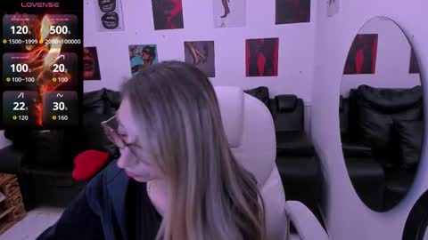 Snapshot of scarlett_079 chatting on March 27, 11:54 am Scarlett online show from March 27, 11:54 am
