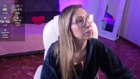 Snapshot of scarlett_079 chatting on May 14, 11:50 am Scarlett online show from May 14, 11:50 am
