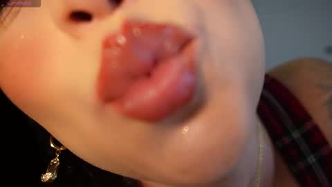 juli online show from December 4, 9:56 pm