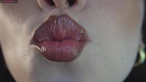 Snapshot of scarlett__baker11 chatting on May 14, 5:20 pm juli online show from May 14, 5:20 pm