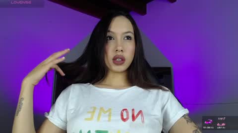 Snapshot of scarlett_buttock chatting on January 2, 1:30 pm Scarlett online show from January 2, 1:30 pm