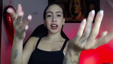 Snapshot of scarlett_buttock chatting on March 5, 4:02 pm Scarlett online show from March 5, 4:02 pm