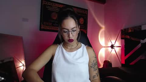 Snapshot of scarlett_buttock chatting on September 24, 2:31 pm Scarlett online show from September 24, 2:31 pm