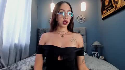 Snapshot of scarlett_buttock chatting on October 15, 5:02 pm Scarlett online show from October 15, 5:02 pm