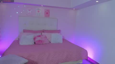 Scarlett  online show from November 2, 3:25 pm