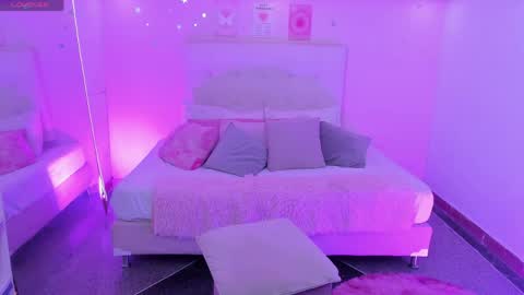 Snapshot of scarlett_dreamss7 chatting on April 22, 11:12 am Scarlett online show from April 22, 11:12 am