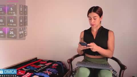 Snapshot of scarlett_fire5 chatting on March 27, 4:07 pm scarlett_fire5 online show from March 27, 4:07 pm