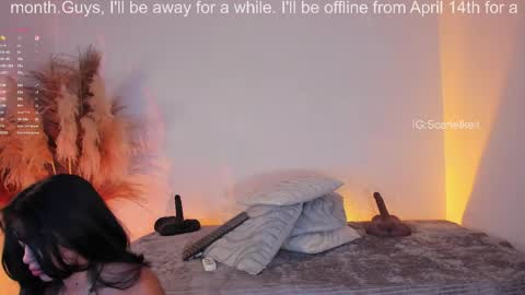 scarlet  online show from April 7, 2:06 pm