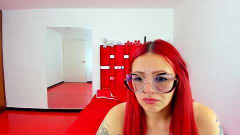 scarlett_red_11 online show from April 24, 4:31 pm