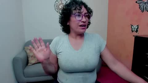 Snapshot of scarlett_sax chatting on May 17, 12:19 am Scarlett sax online show from May 17, 12:19 am