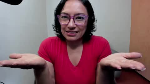 Snapshot of scarlett_sax chatting on May 21, 11:12 pm Scarlett sax online show from May 21, 11:12 pm