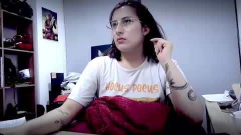 Snapshot of scarlett_sen chatting on April 14, 2:56 pm Mistress Scarlett online show from April 14, 2:56 pm