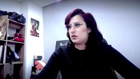 Snapshot of scarlett_sen chatting on April 18, 2:43 pm Mistress Scarlett online show from April 18, 2:43 pm