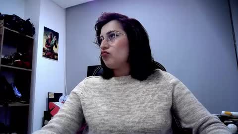 Snapshot of scarlett_sen chatting on April 22, 2:40 pm Mistress Scarlett online show from April 22, 2:40 pm