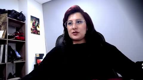 Snapshot of scarlett_sen chatting on April 23, 1:57 pm Mistress Scarlett online show from April 23, 1:57 pm