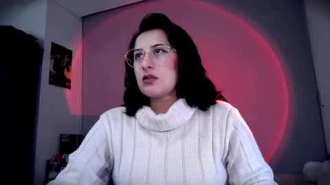Snapshot of scarlett_sen chatting on May 13, 3:20 pm Mistress Scarlett online show from May 13, 3:20 pm