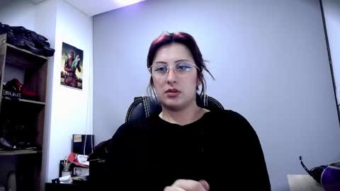 Snapshot of scarlett_sen chatting on May 15, 2:35 pm Mistress Scarlett online show from May 15, 2:35 pm