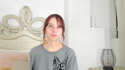 Snapshot of scarlett_smith_3 chatting on February 25, 3:05 am scarlett smith 3 online show from February 25, 3:05 am