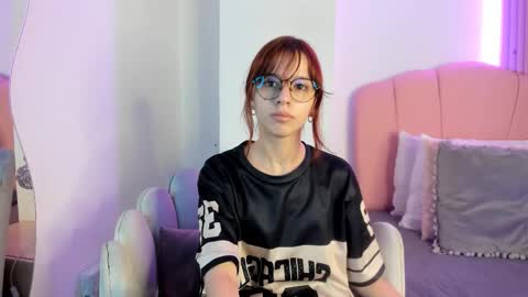 Snapshot of scarlett_smith_3 chatting on March 2, 3:20 am scarlett smith 3 online show from March 2, 3:20 am