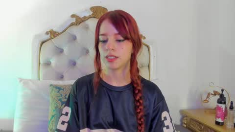 Snapshot of scarlett_smith_3 chatting on April 7, 2:34 am scarlett smith 3 online show from April 7, 2:34 am