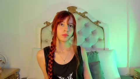Snapshot of scarlett_smith_3 chatting on April 22, 2:25 am scarlett smith 3 online show from April 22, 2:25 am