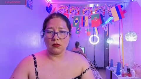 Snapshot of scarlett_widow chatting on June 29, 12:06 am scarlett_widow online show from June 29, 12:06 am
