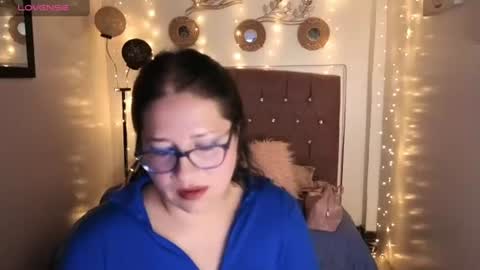 Snapshot of scarlett_widow chatting on July 11, 4:04 am scarlett_widow online show from July 11, 4:04 am