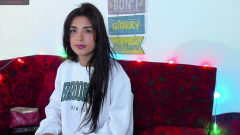 Snapshot of scarletta1215 chatting on January 22, 10:07 am Daniela Camacho online show from January 22, 10:07 am