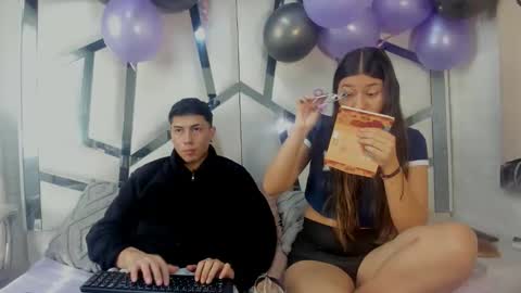 Snapshot of scarlettandlucas chatting on February 4, 1:17 pm Scarlett and Lucas online show from February 4, 1:17 pm