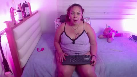 Snapshot of scarlettbooty chatting on April 11, 9:57 am scarlettbooty online show from April 11, 9:57 am