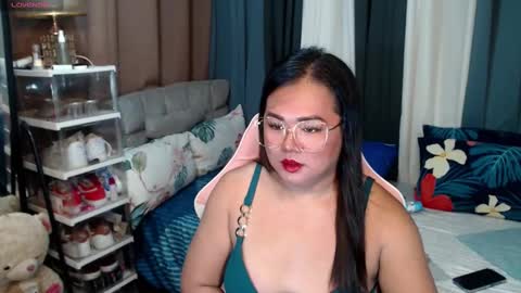 scarlette online show from December 4, 7:45 pm