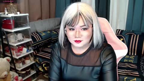 scarlette online show from January 17, 5:30 pm