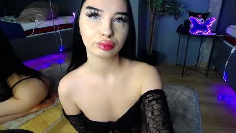 scarlettjakobs online show from February 10, 6:39 am