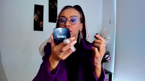 Snapshot of scarlettmalbec chatting on February 22, 9:15 pm Scarlett online show from February 22, 9:15 pm