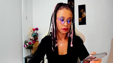 Snapshot of scarlettmalbec chatting on February 28, 10:17 pm Scarlett online show from February 28, 10:17 pm