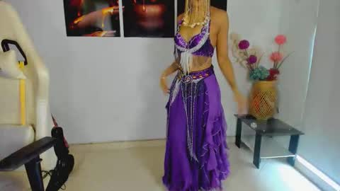 Snapshot of scarlettmalbec chatting on October 31, 9:49 pm Scarlett online show from October 31, 9:49 pm