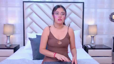 Scarlett Petrova online show from November 17, 11:38 am