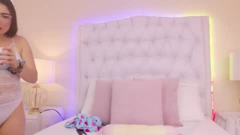 Scarlett Petrova online show from February 7, 11:36 am